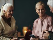 Més de 84 anys de vida a Espanya i un nou objectiu sanitari