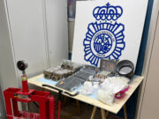 Desarticulat un laboratori clandestí de cocaïna en un local de Barcelona dedicat a la instal·lació d’equips de música