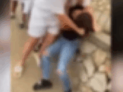 VÍDEO | Alarma a Cornellà: denuncien brutals pallisses entre menors a la sortida dels instituts