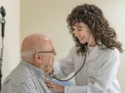 Més especialització i nous professionals, prioritats del sector geriàtric davant l’envelliment
